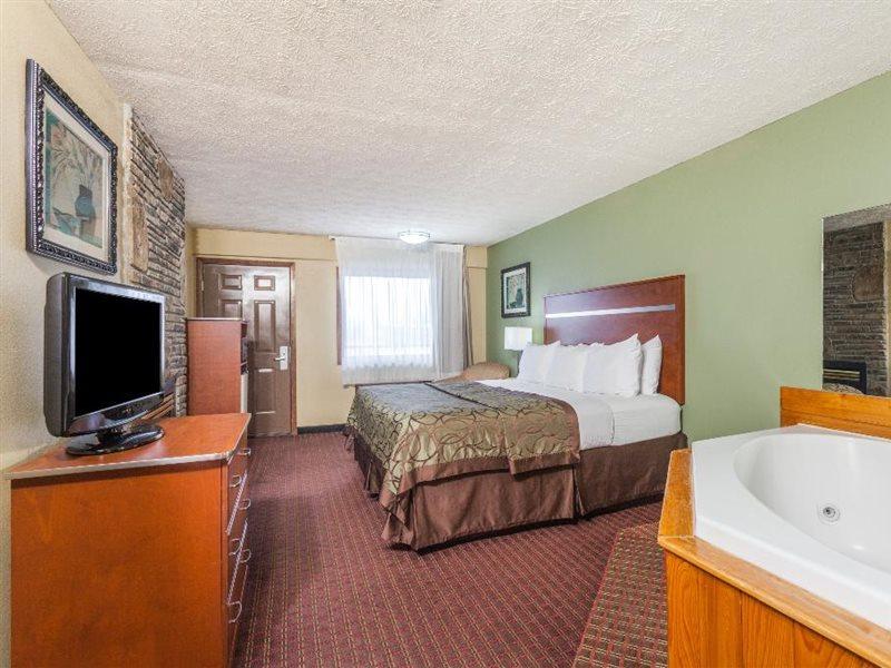 Baymont By Wyndham Pigeon Forge Near Island Drive Hotel Bagian luar foto