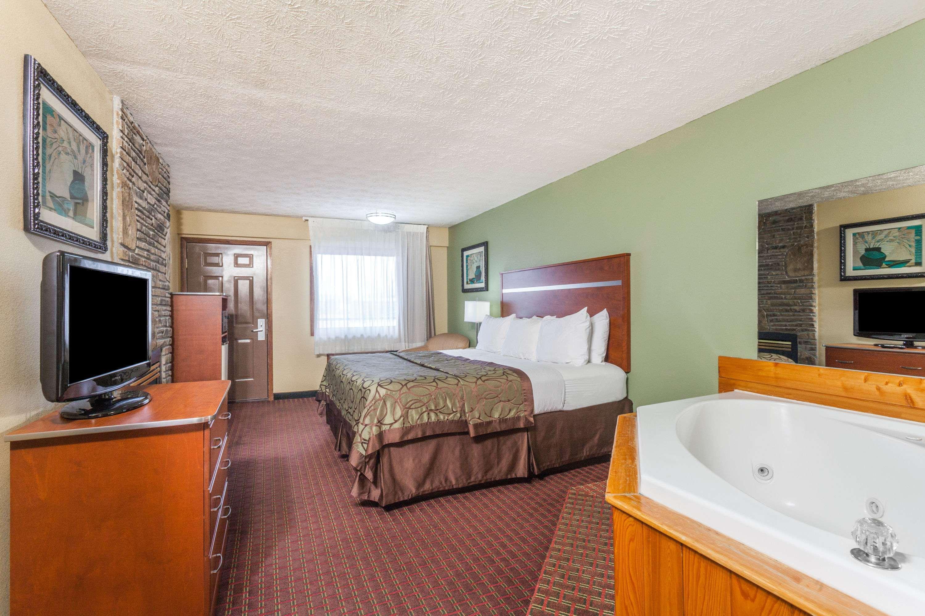 Baymont By Wyndham Pigeon Forge Near Island Drive Hotel Bagian luar foto