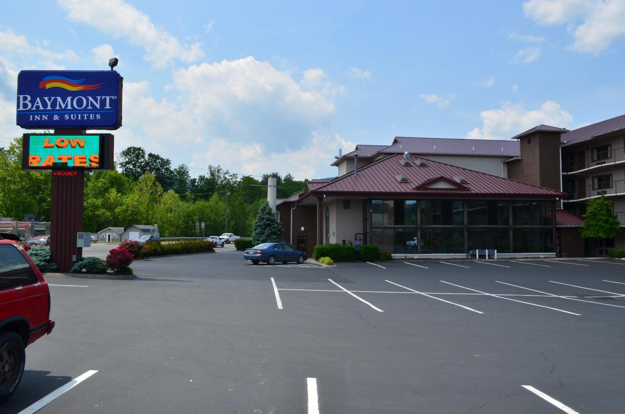 Baymont By Wyndham Pigeon Forge Near Island Drive Hotel Bagian luar foto